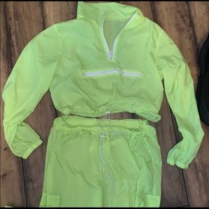 Neon matching set💚